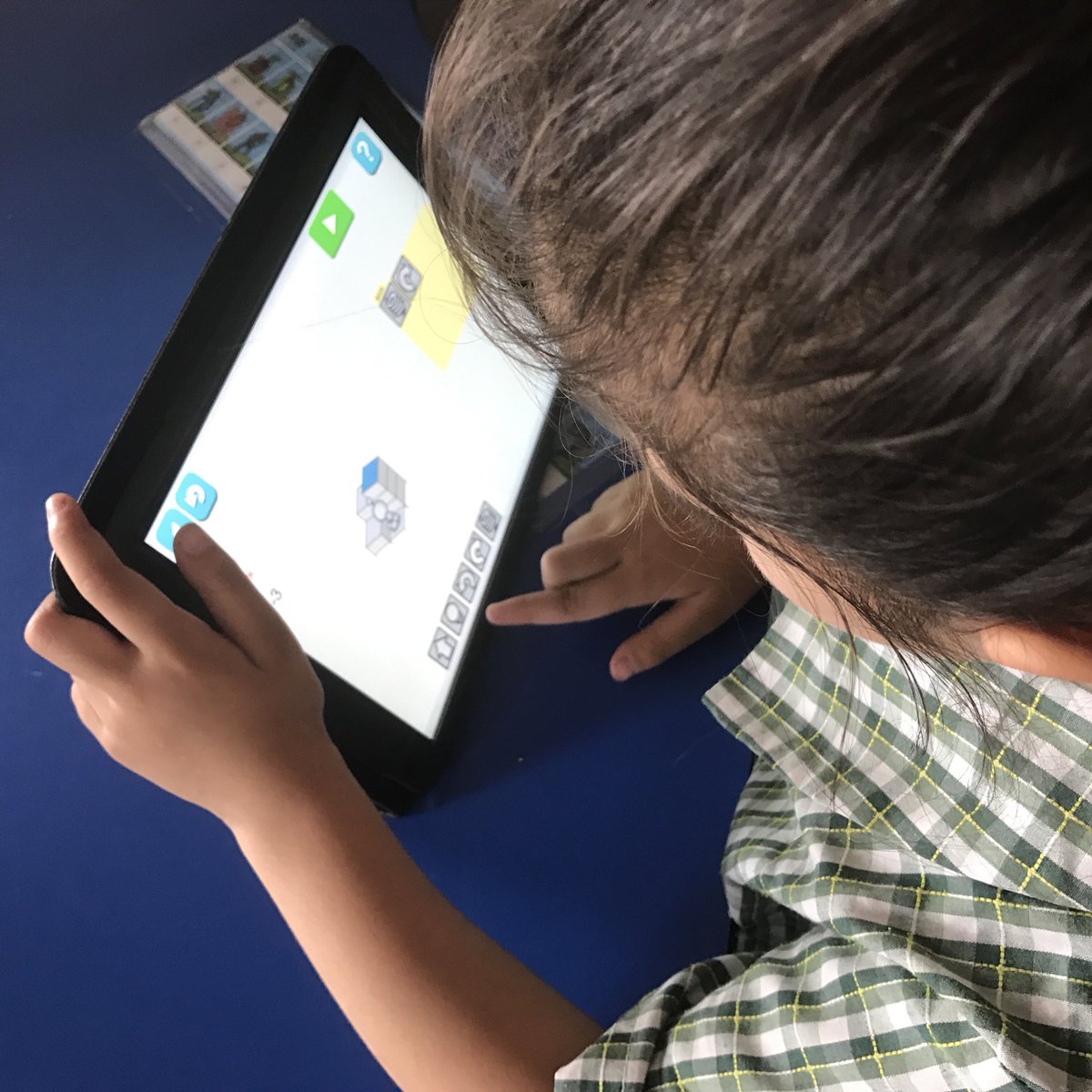 staidans_kindy's tweet photo. Clever Kindies navigating the code hour app before they meet Boris the Blue Bot next week! @StAidansRH https://t.co/cBGMZqlKUb