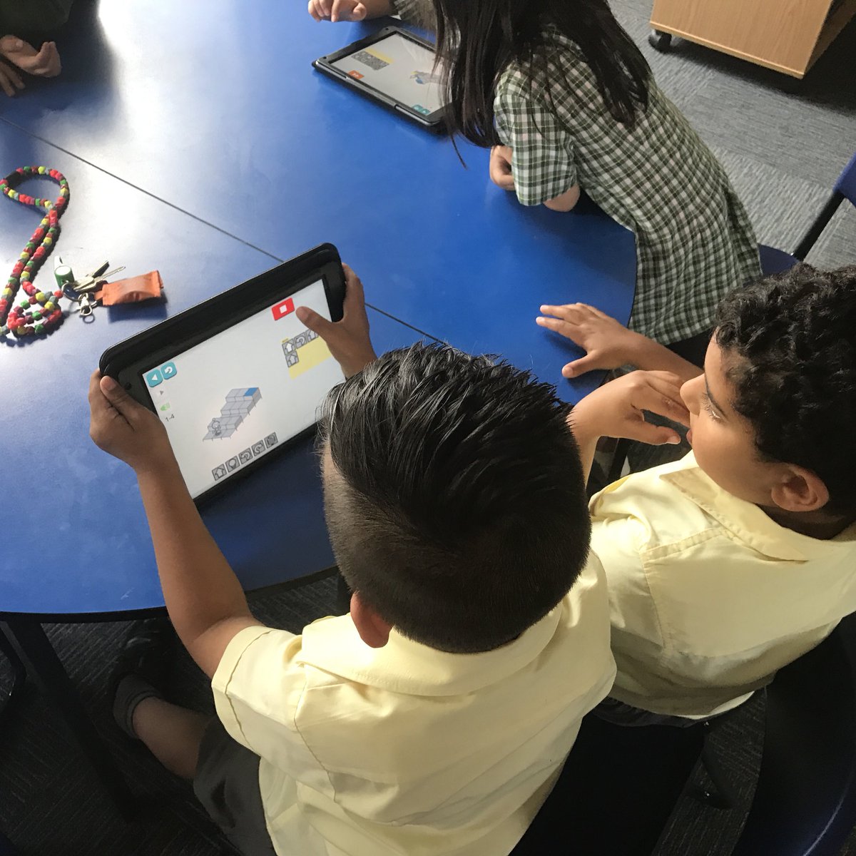 staidans_kindy's tweet photo. Clever Kindies navigating the code hour app before they meet Boris the Blue Bot next week! @StAidansRH https://t.co/cBGMZqlKUb