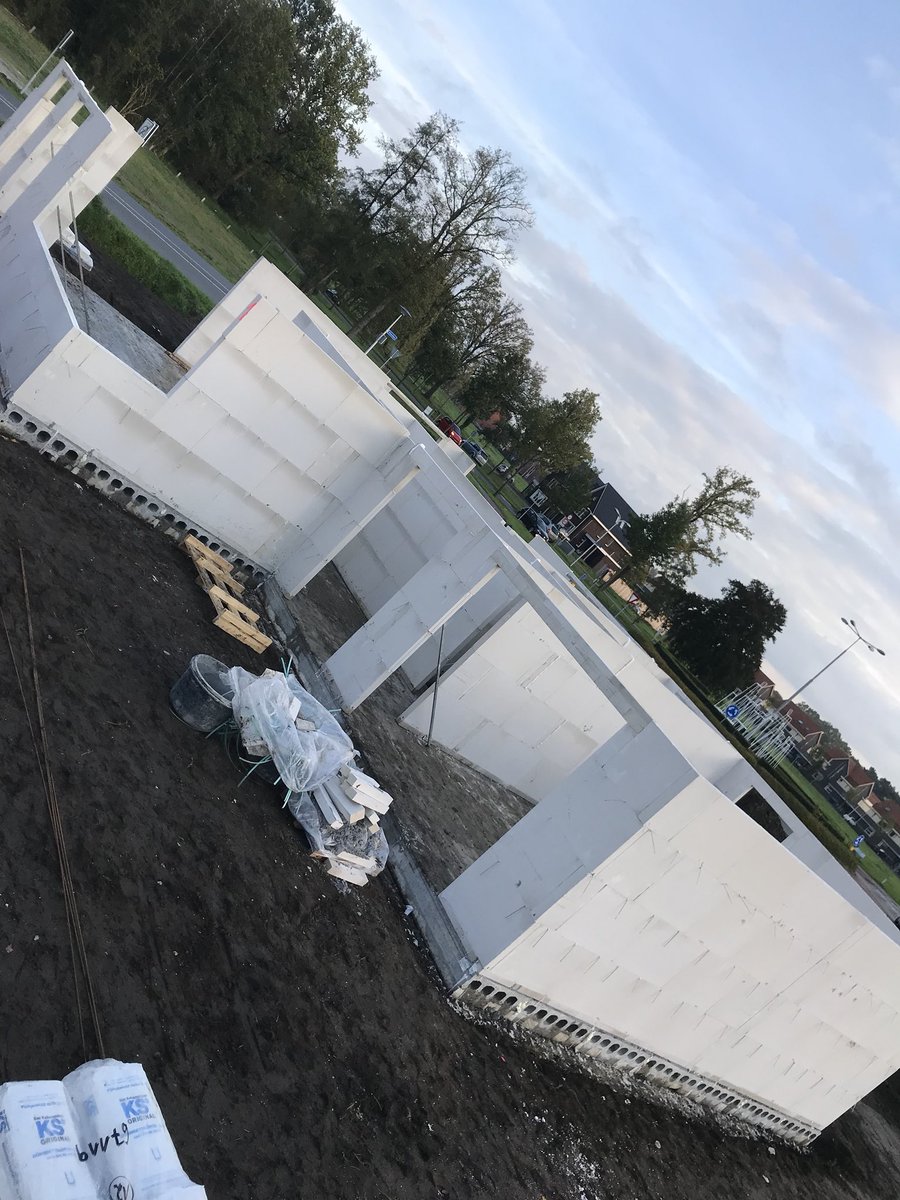 Grote vrijstaande woning te Hengelo in opdracht van <a href="/BGHuiskes/">Bouwgroep Huiskes</a> #kiewietlijmwerken #onbetwistdelijmspecialist #kalkzandsteen #nk1000