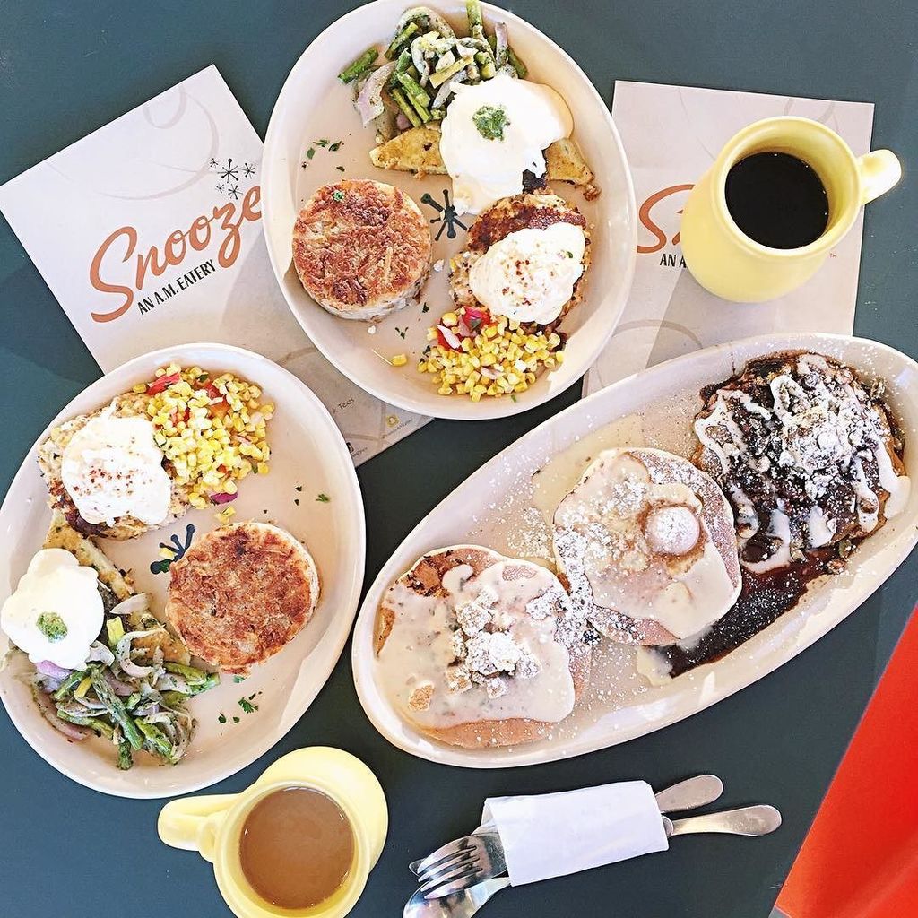 The new fall menu at @snoozeameatery is 🔥🔥🔥 Our faves? The I Like You E'Lote Benedict made with elote corn quinoa … ift.tt/2lh90EH