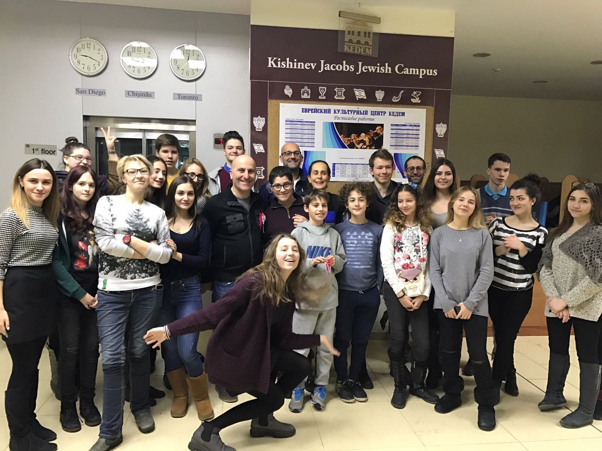 WJRelief's tweet photo. This #mitzvahday become a #dementiafriend with @worldjewishrelief and @jewish_care.  Sign up here: https://t.co/j9SNvS7jnu https://t.co/0RPPjYmRgt