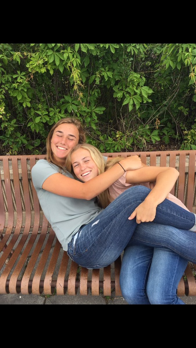 Jamie_Lindstrom's tweet photo. Happy birthday to my best friend in the whole world🎈🎈 love you 💗 https://t.co/jE1ZIMFea1
