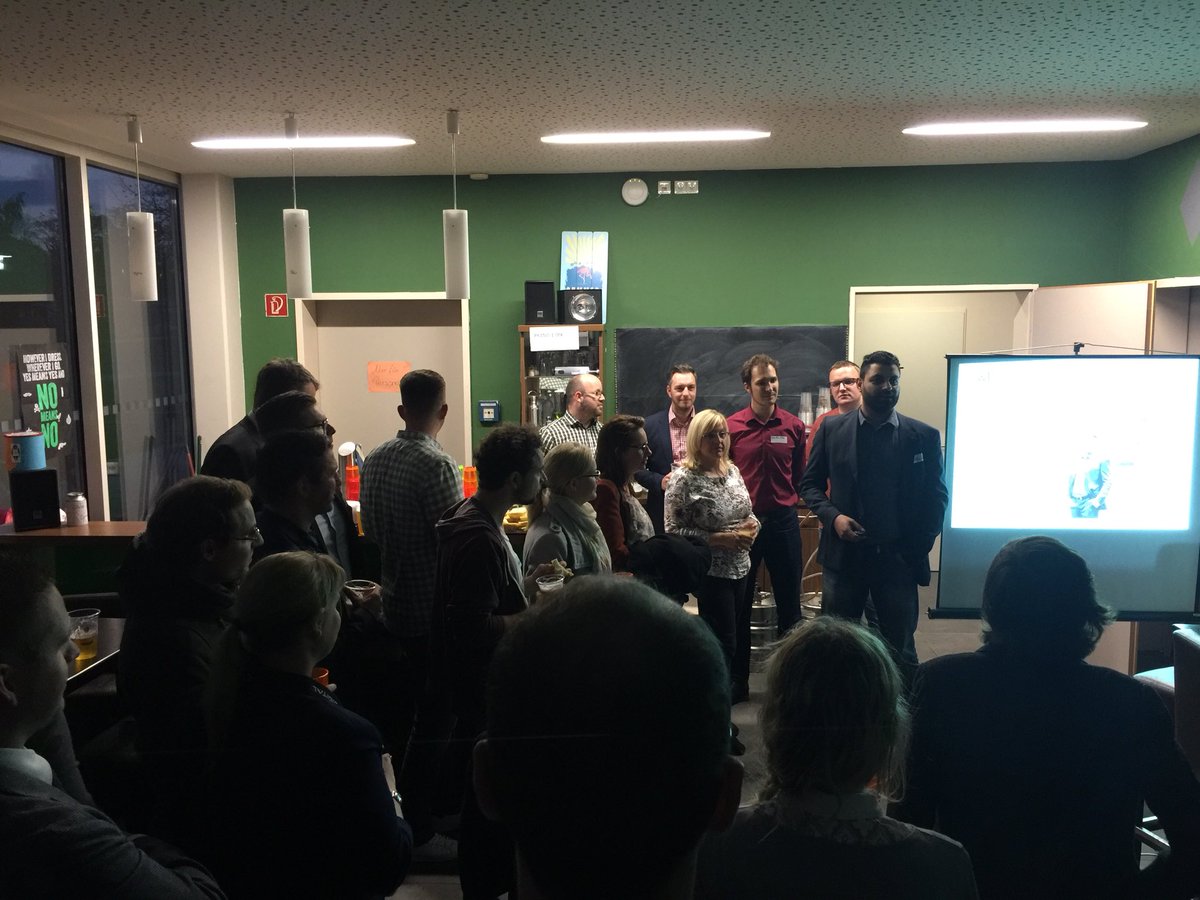maherzog's tweet photo. Volle FETBar @hs_magdeburg bei den #Wirtschaftsjunioren, heute Gründerspirit auf Campus. #Stendal #ConnectYou https://t.co/gdtEoaF5ct https://t.co/uMIBqhWCLW