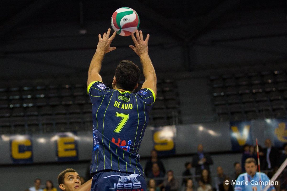 PanzeriSportIT's tweet photo. spacer's #toulouse #volley  prochain match à la maison  #panzerivestelosport #sportswear https://t.co/zL9JMUkpgy