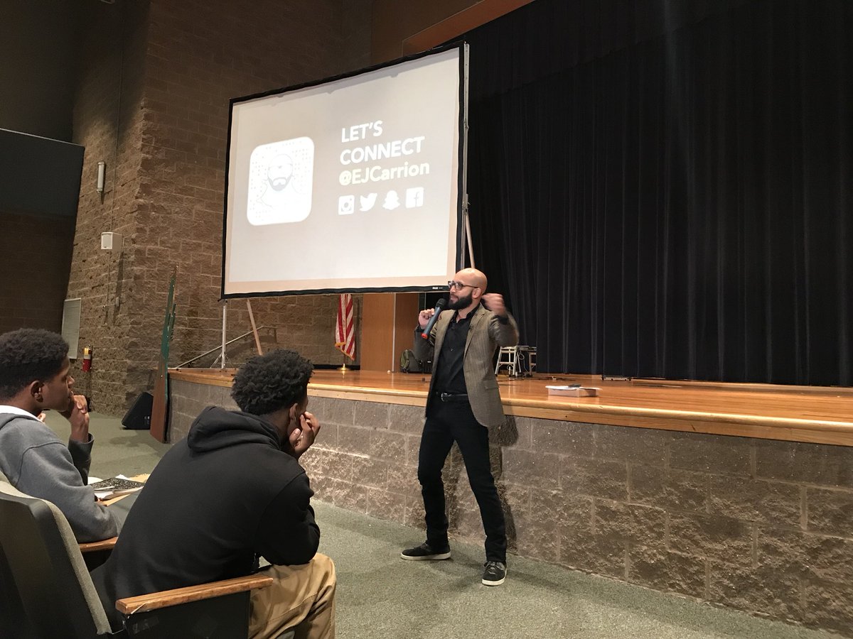 drmysavage's tweet photo. @gearupbham CelebratesCollegeWeek at #JacksonOlinHighSchool with @agents4teens JO’s Freshmen now have agents #GEARUPWorks https://t.co/ZncbBZV1wm