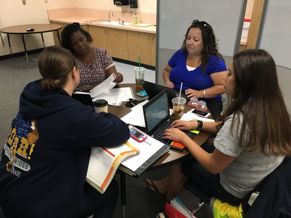 ICofthecubs's tweet photo. Amazing conversation and collaboration happening @RainbowRidge_VV! #PLC #lifeatheridge #itsforthekids #loveourteachers https://t.co/2SMEn6a8rP