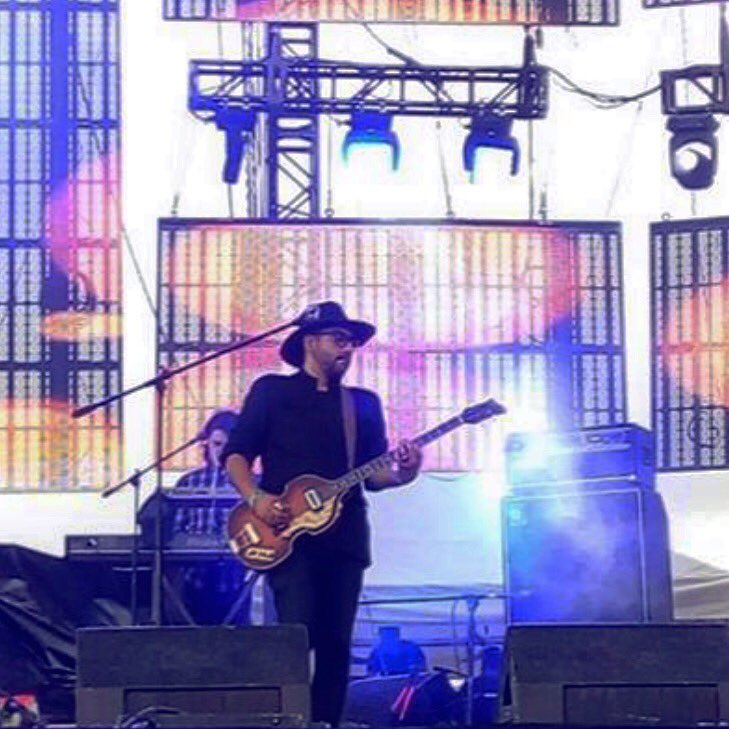 Ayúdenme a compartir esto a ver si Paul lo ve y se anima a firmr <a href="/PaulMcCartney/">Paul McCartney</a> #Paulpleasesignmy1962hofnerbass <a href="/comisaurio/">Comisario Pantera</a> <a href="/markinhozbrown/">markinhozbrown</a>