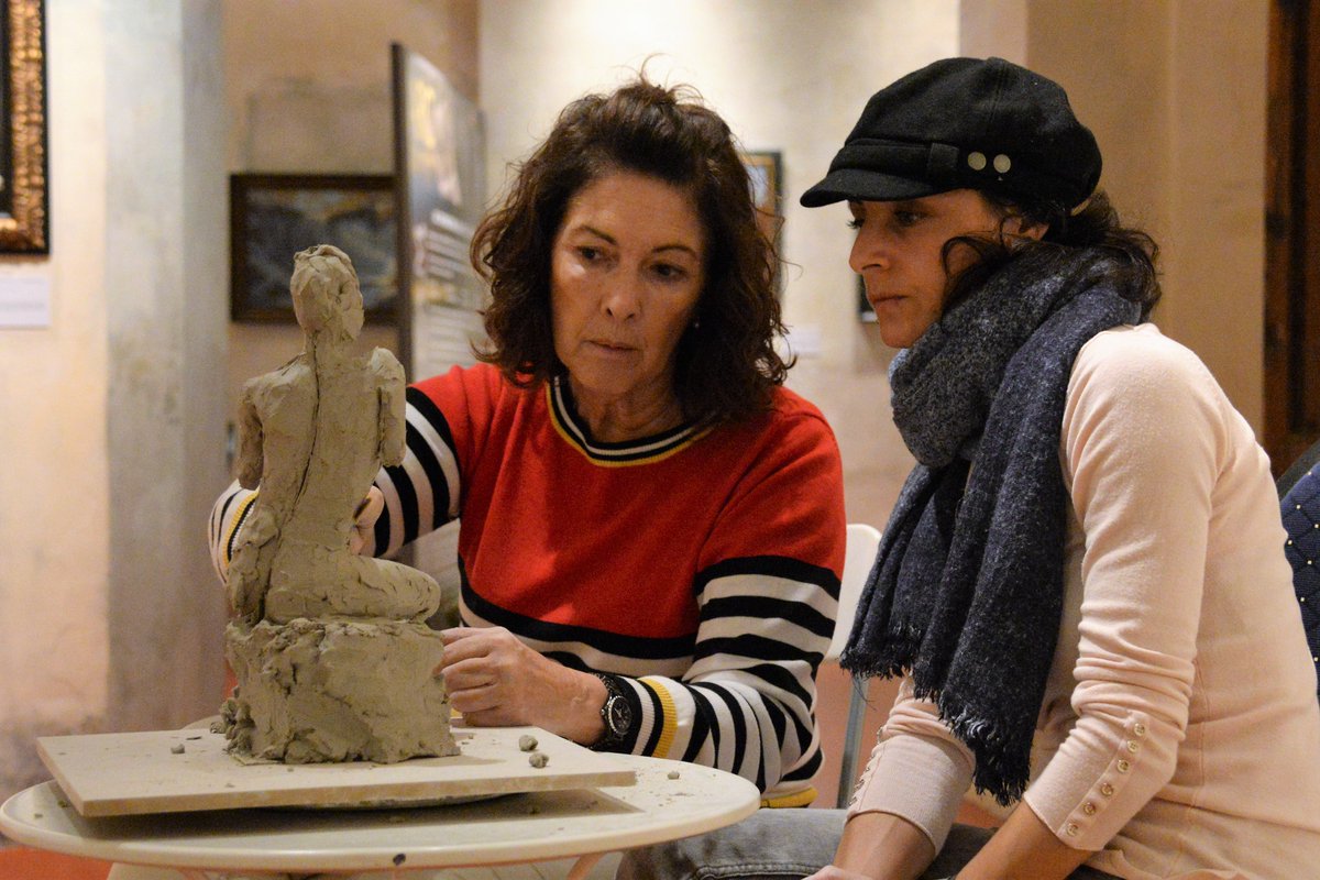 MerSculptures's tweet photo. El Oficio de Escultor en el #MuseuMEAM · Únete a nuestras sesiones de modelado en barro https://t.co/y5sZxGE4Ua https://t.co/5aGyEj0DiK