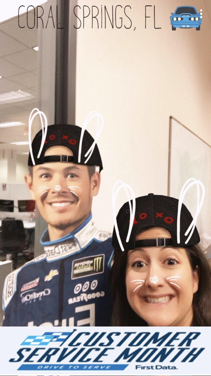 klm7934's tweet photo. @KyleLarsonRacin #Firstdata #drivetoserve2017 #car42 https://t.co/C1Ugaok1wN
