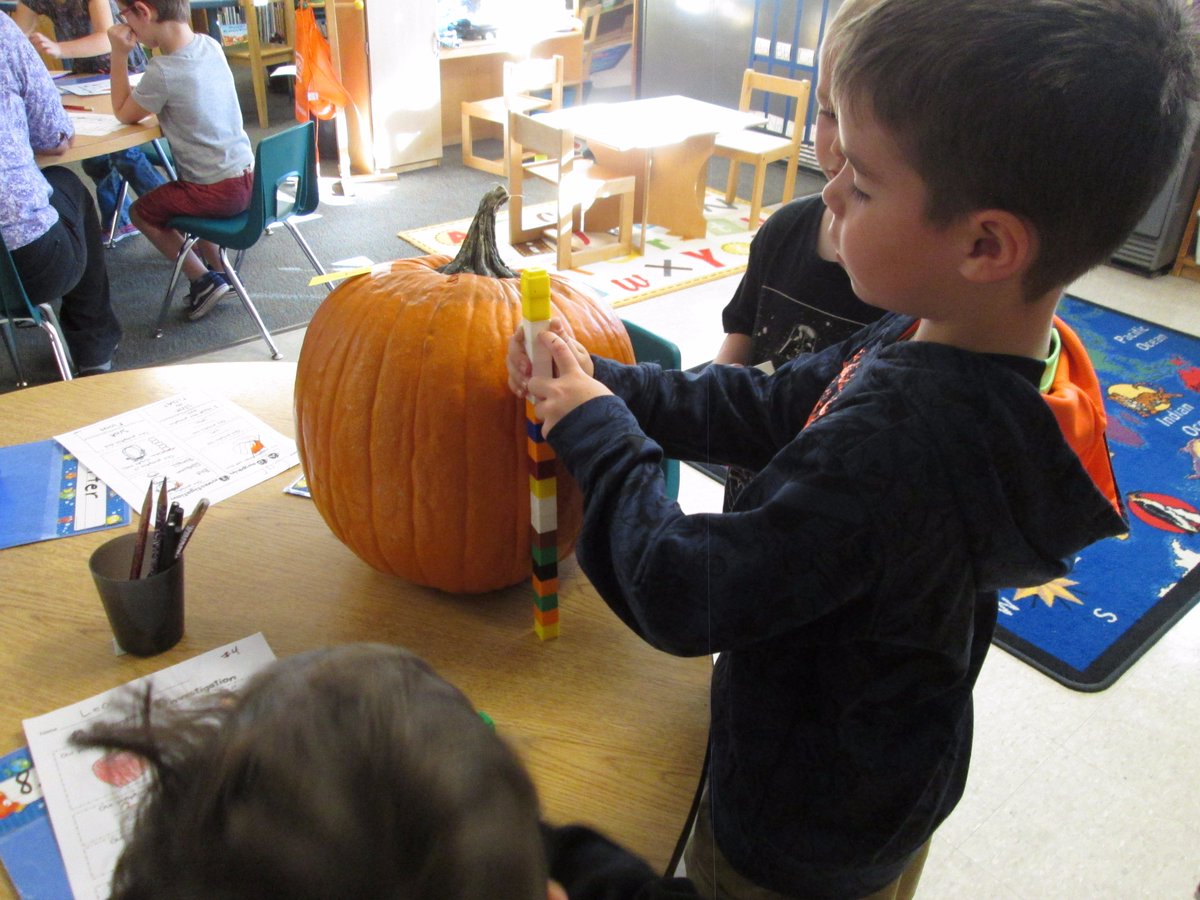 AKinderPlace's tweet photo. Pumpkin math #amkinder #pumpkinmath https://t.co/5xguT2mPHM