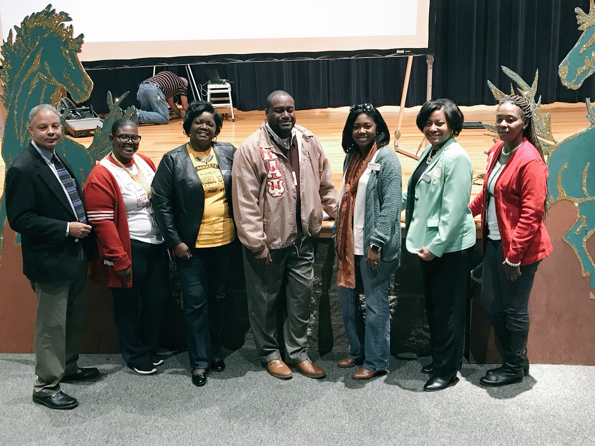 drmysavage's tweet photo. Awesome day @gearupbham with #JacksonOlinHighSchool and @agents4teens #GEARUPBham Awesome Team #GEARUPWorks https://t.co/zT7tSxBekj
