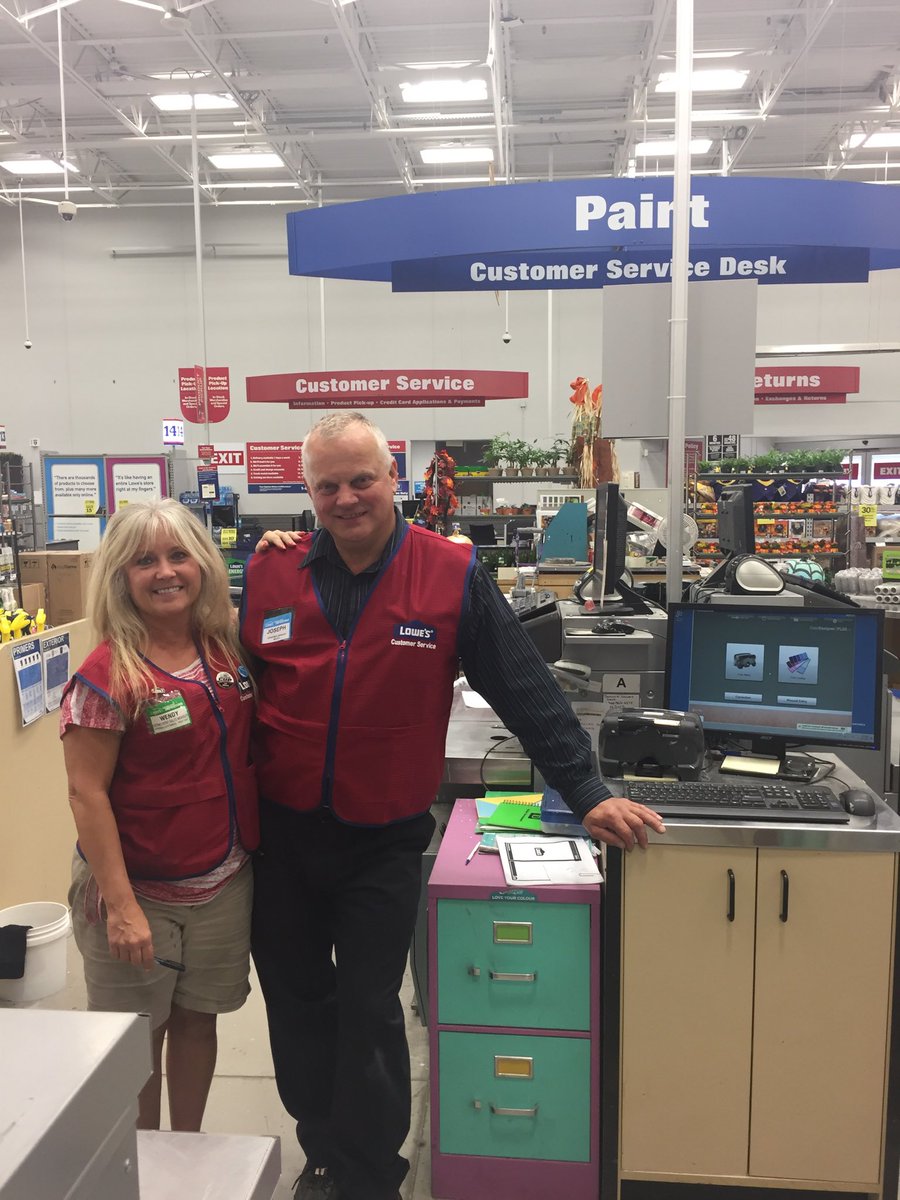 DRSgorman's tweet photo. Lowe’s Brantford -Wendy and Joseph having an incredible mentoring experience! #dmd2017 https://t.co/mpsWqIFVmc