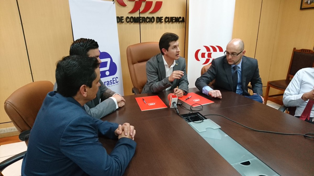 cccuenca's tweet photo. Rueda de prensa y firma de convenio con #comprasec lanzamiento producto "Tú tienda en la nube" https://t.co/uhpWqgkAF7
