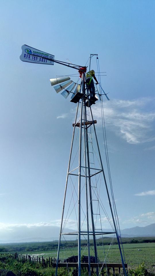 agrosolidaRD's tweet photo. Instalación de #MolinosDeViento en Los Pasos de Mella, #RepublicaDominicana #NGAGROSOLIDA https://t.co/tGpqs5LUi3