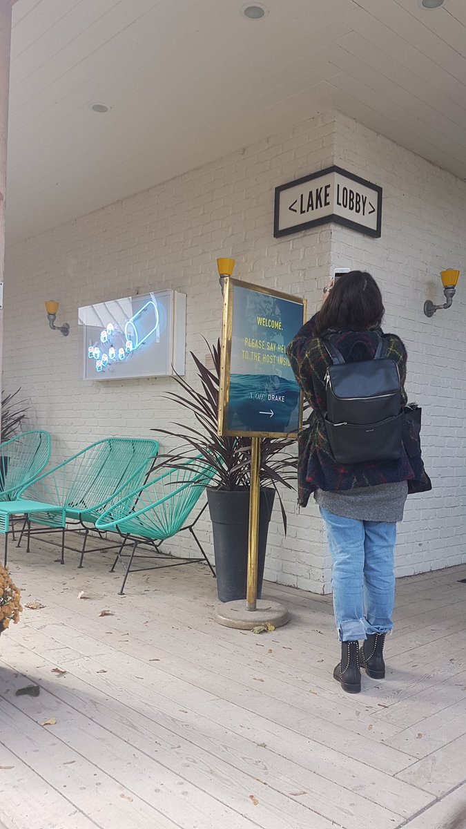 dothedaniel's tweet photo. We've arrived at the @thedrakehotel in Devonshire! #DrakeDev #Countylicious https://t.co/GJFRpMGzZC