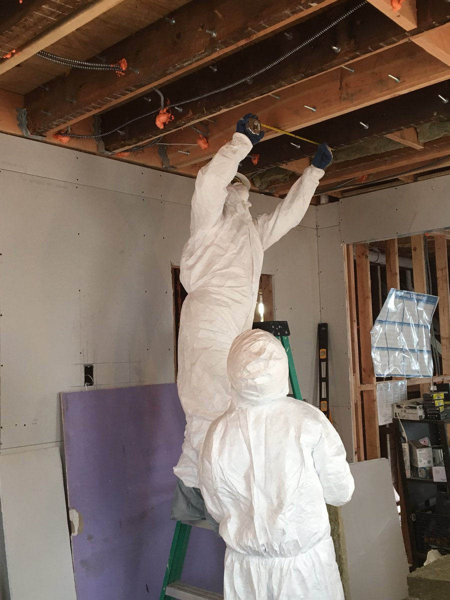 KineticOOH's tweet photo. The insulation team worked hard and completed the ceilings on the first floor of one of the @HabitatNYC homes! #KineticFuture https://t.co/FCzt9InRWC
