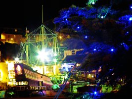 BrixhamCottages's tweet photo. Big family #xmas2017 #Brixham. The Retreat sleeps 12, parking, seaviews, huge oven #petfriendly  tel: 01803 859667 https://t.co/RizQ2TvewS https://t.co/xnSPsJAMlg