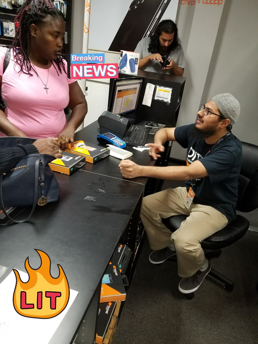 BArias1983's tweet photo. Demonstration is key Voicezone #TeamCernadasNYC #Boost4NYC #Sprint4NYC #BoostMobile #hyperdoor https://t.co/5D2yMSofaH
