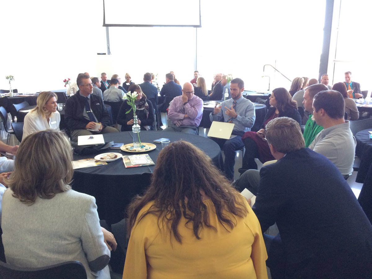 Williamdp's tweet photo. Jimmy bringing the heat in keynote and edcamp @casas_jimmy @CCOSA @OASSP1 #edcampoassp https://t.co/cCfL16mIvn