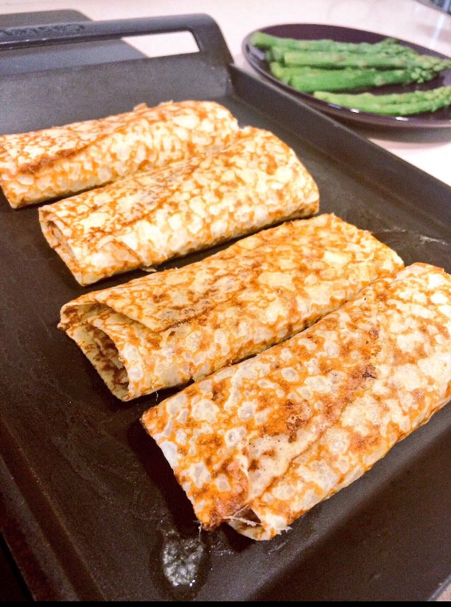 CanMolas's tweet photo. Sense idees per sopar? Crêpes? De Pernil i Formatge, de Salmó amb formatge cremós,.. per quines comencem? #vic #osona #somxarcuters https://t.co/Oyb345kHJT
