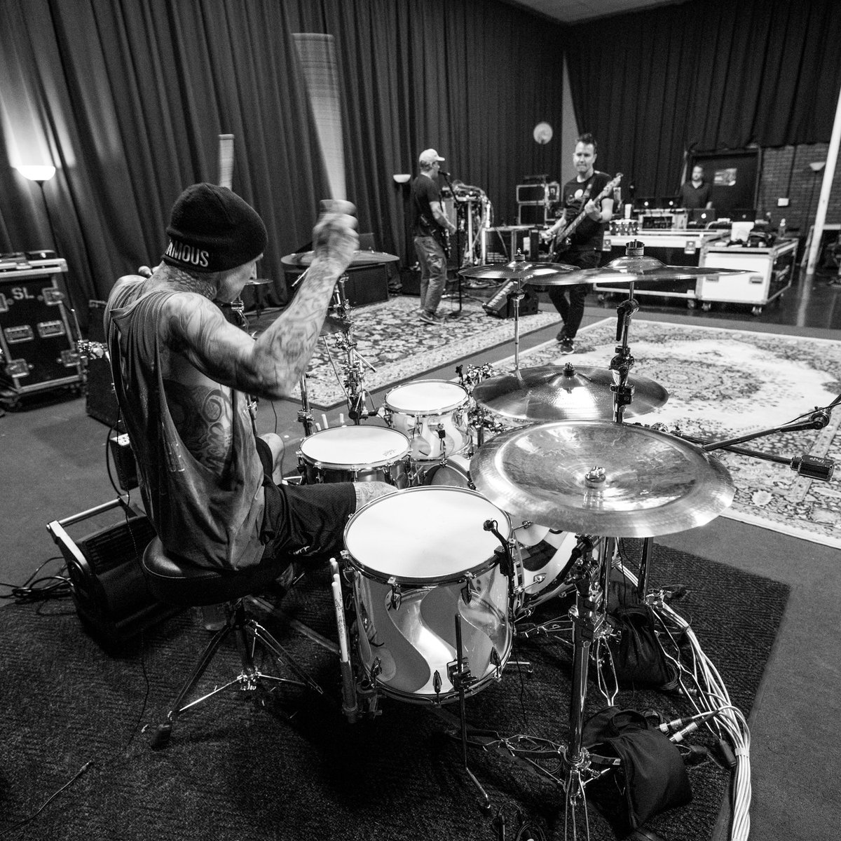blink-182 tweet media