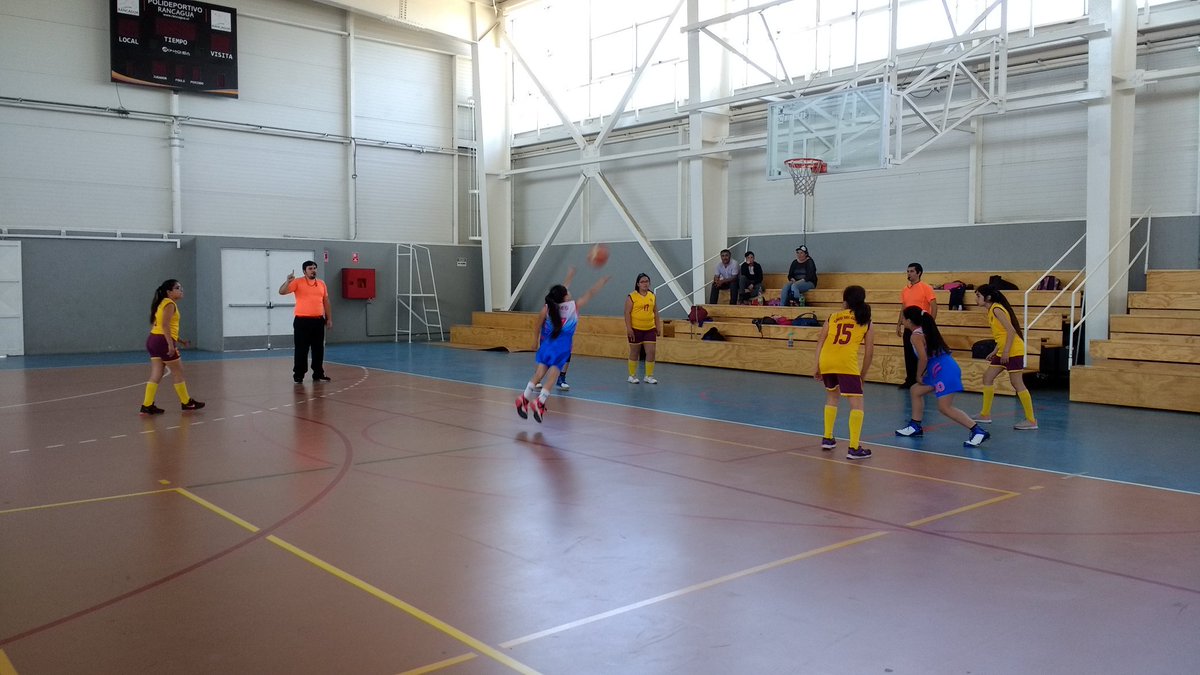 acle_cormun's tweet photo. Provincial de Basquetbol Judemu, San Vicente  vs Requinoa Damas . En Polideportivo Lourdes. @alcaldesoto https://t.co/l8ElAcw6cp