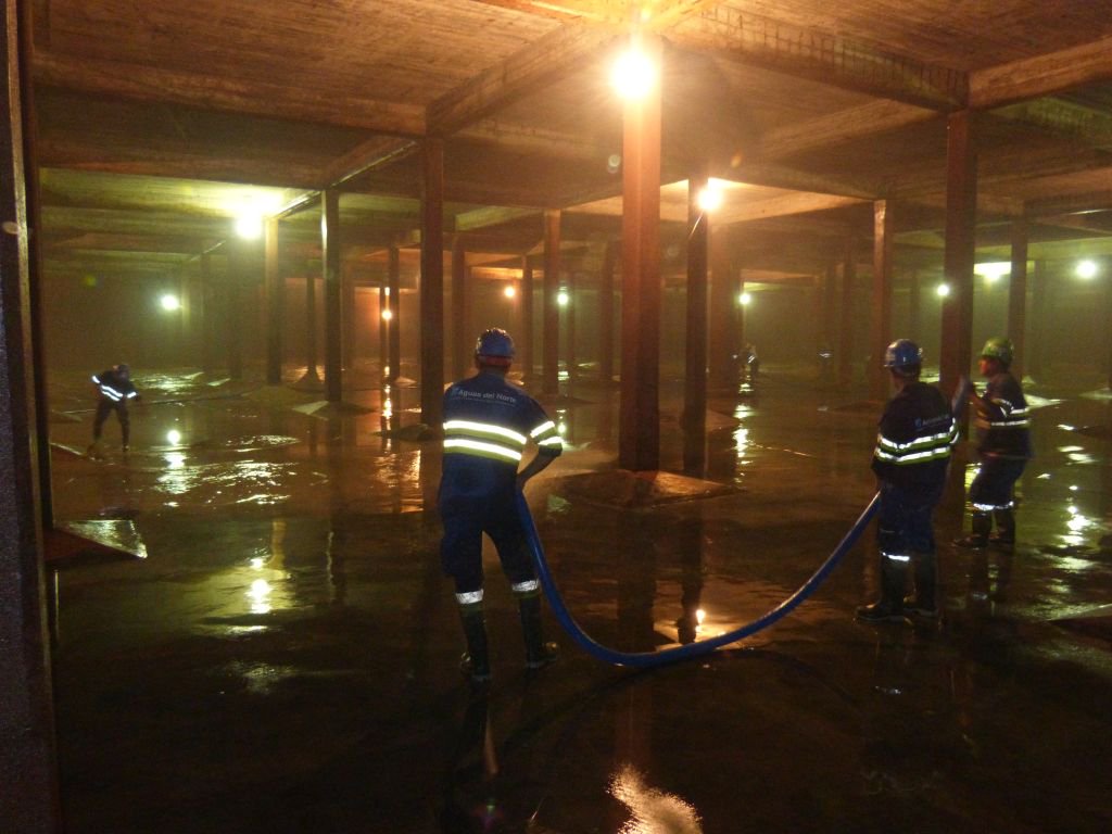 AguasdelNorteok's tweet photo. Trabajamos para preservar la calidad del agua: Tareas en una reserva de grandes dimensiones que abastece a 2 mil familias de Embarcación. https://t.co/8NX5QVP0Xt