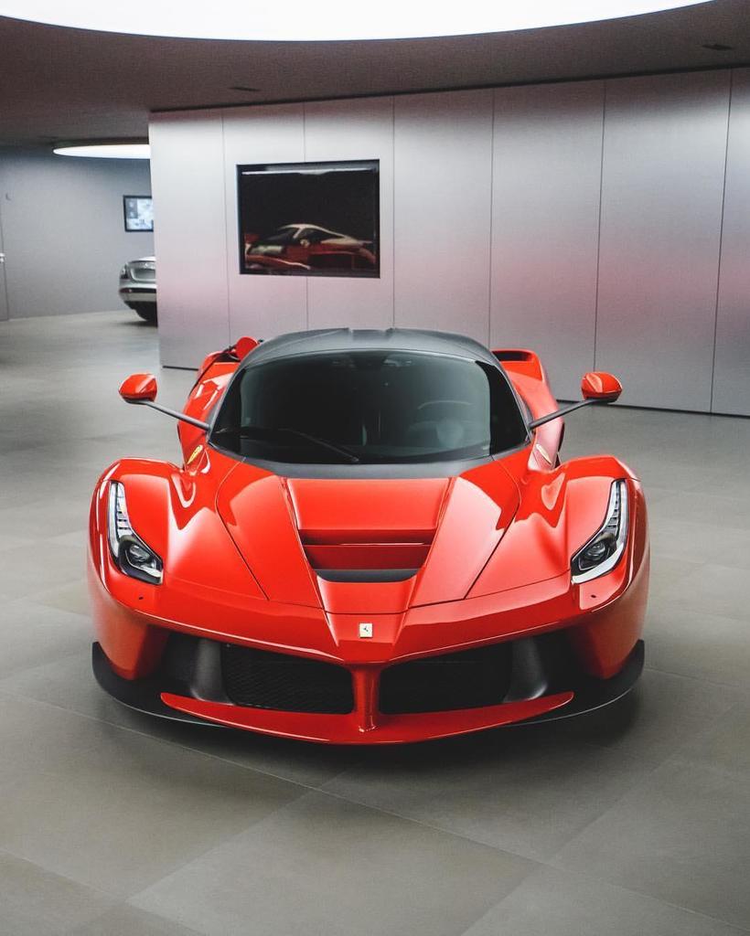 petrolheadstore's tweet photo. Gorgeous Ferrari LaFerrari
By @carswithluke 
#petrolheadworld https://t.co/s3Z4AKW0gc