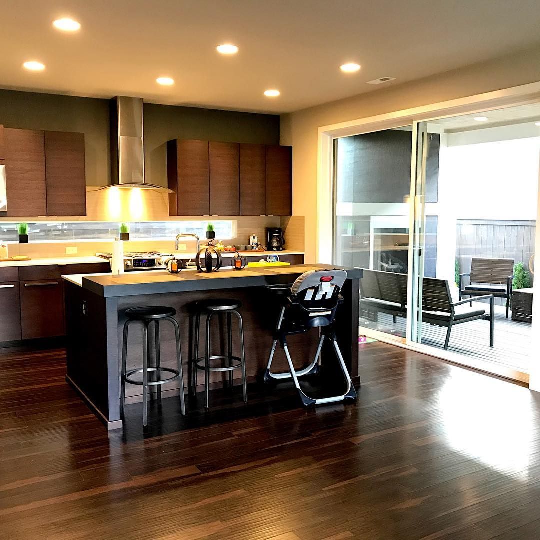 mainvuehomes's tweet image. A portrait of modern parenting 💞 #MyMainVue #HomeSweetHome
buff.ly/2y2sumL 

(PC: IG user @cj_shaffer)