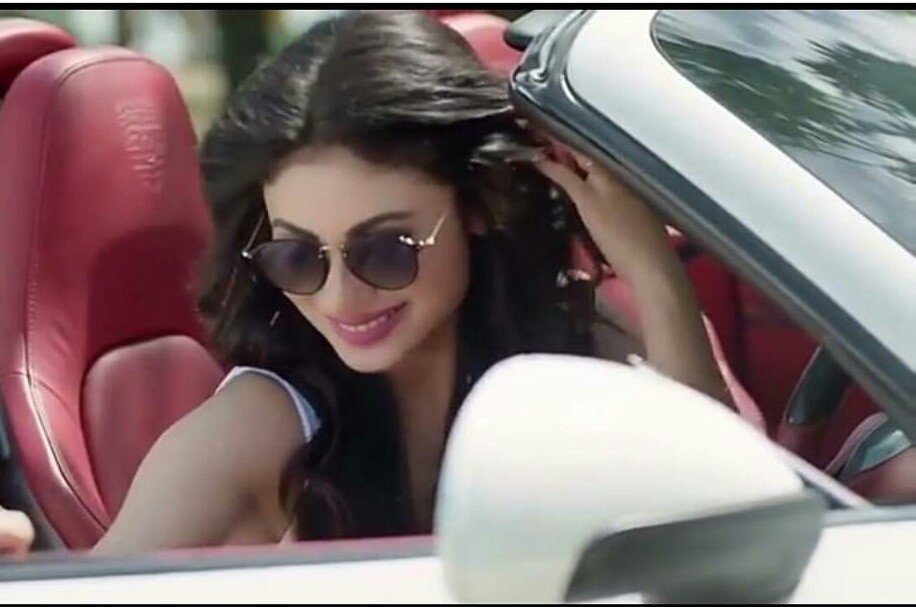 mouniroy_wb_fc's tweet photo. She is always on fire 🔥🔥🔥🔥 I love you too the moon and back 😘😘😘 @Roymouni good night 😊 @mouniroy_fc @mouniroyindoFC @arshimirza297 https://t.co/1VHkRuRIce