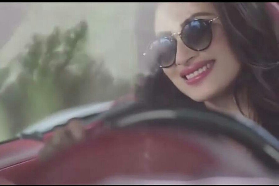 mouniroy_wb_fc's tweet photo. She is always on fire 🔥🔥🔥🔥 I love you too the moon and back 😘😘😘 @Roymouni good night 😊 @mouniroy_fc @mouniroyindoFC @arshimirza297 https://t.co/1VHkRuRIce