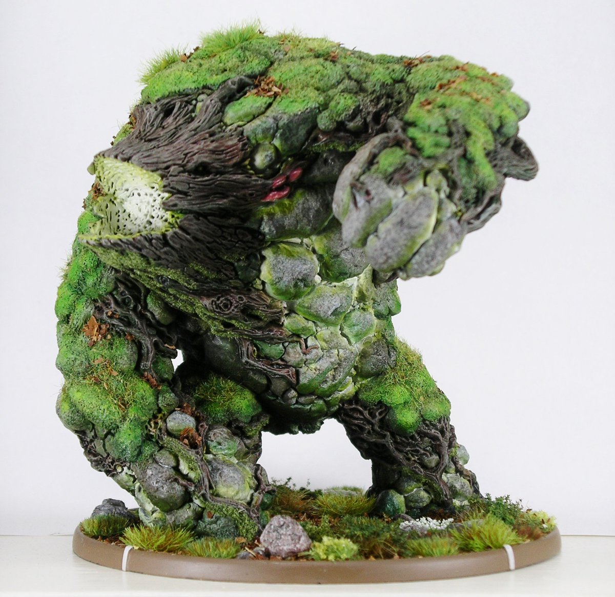 Bishmeister1's tweet photo. Here's the 'dressed' version of Cremharunc from @MierceMinis for @DarklandsMierce with added foliage for that lived in look. https://t.co/MmVxWCONcx