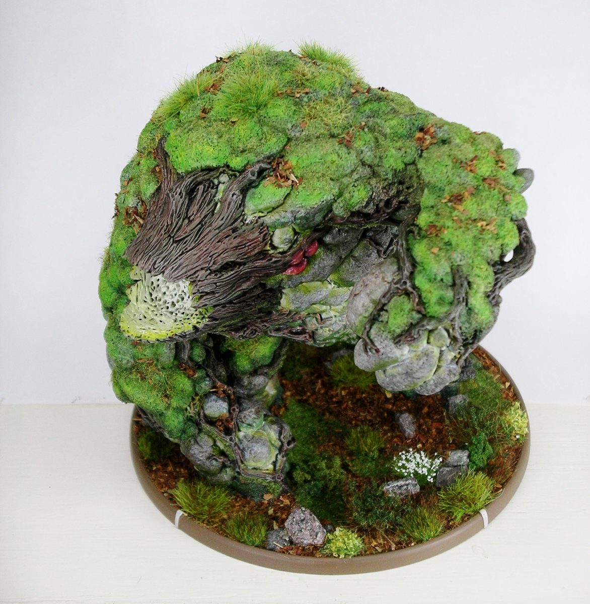 Bishmeister1's tweet photo. Here's the 'dressed' version of Cremharunc from @MierceMinis for @DarklandsMierce with added foliage for that lived in look. https://t.co/MmVxWCONcx