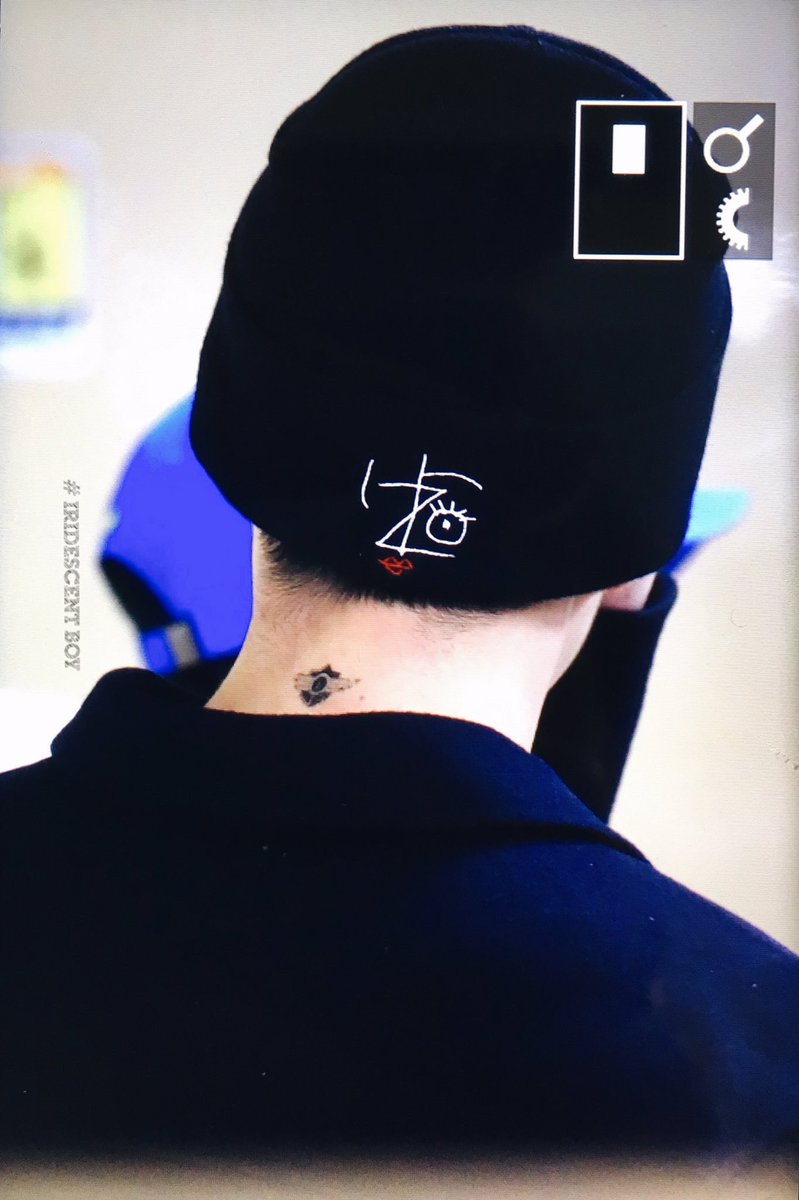 milkteu's tweet photo. omg sehun got tattoo at the back of this neck... https://t.co/KYflKzhP2U
