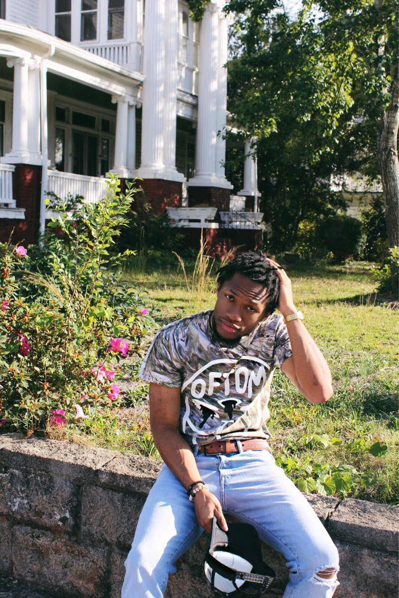 Fred_ET_'s tweet photo. Fred E.T. for @OFTOMGallery in the “Marble Tee”
📸: @gypsys0uls (on ig)
#ETSZN👽 #GGAFWOSI!🎭
#LetMeShootcha
#OFTOM👁🔥👁 https://t.co/p556HdnnS9