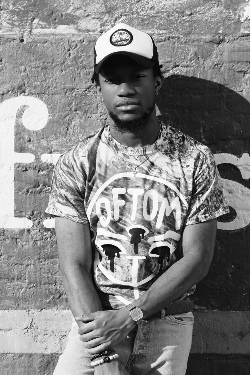 Fred_ET_'s tweet photo. Fred E.T. for @OFTOMGallery in the “Marble Tee”
📸: @gypsys0uls (on ig)
#ETSZN👽 #GGAFWOSI!🎭
#LetMeShootcha
#OFTOM👁🔥👁 https://t.co/p556HdnnS9