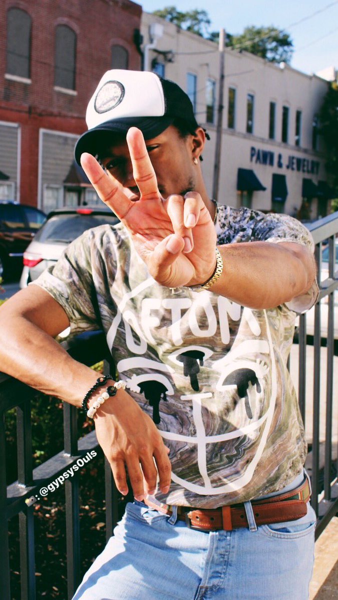 Fred_ET_'s tweet photo. Fred E.T. for @OFTOMGallery in the “Marble Tee”
📸: @gypsys0uls (on ig)
#ETSZN👽 #GGAFWOSI!🎭
#LetMeShootcha
#OFTOM👁🔥👁 https://t.co/p556HdnnS9