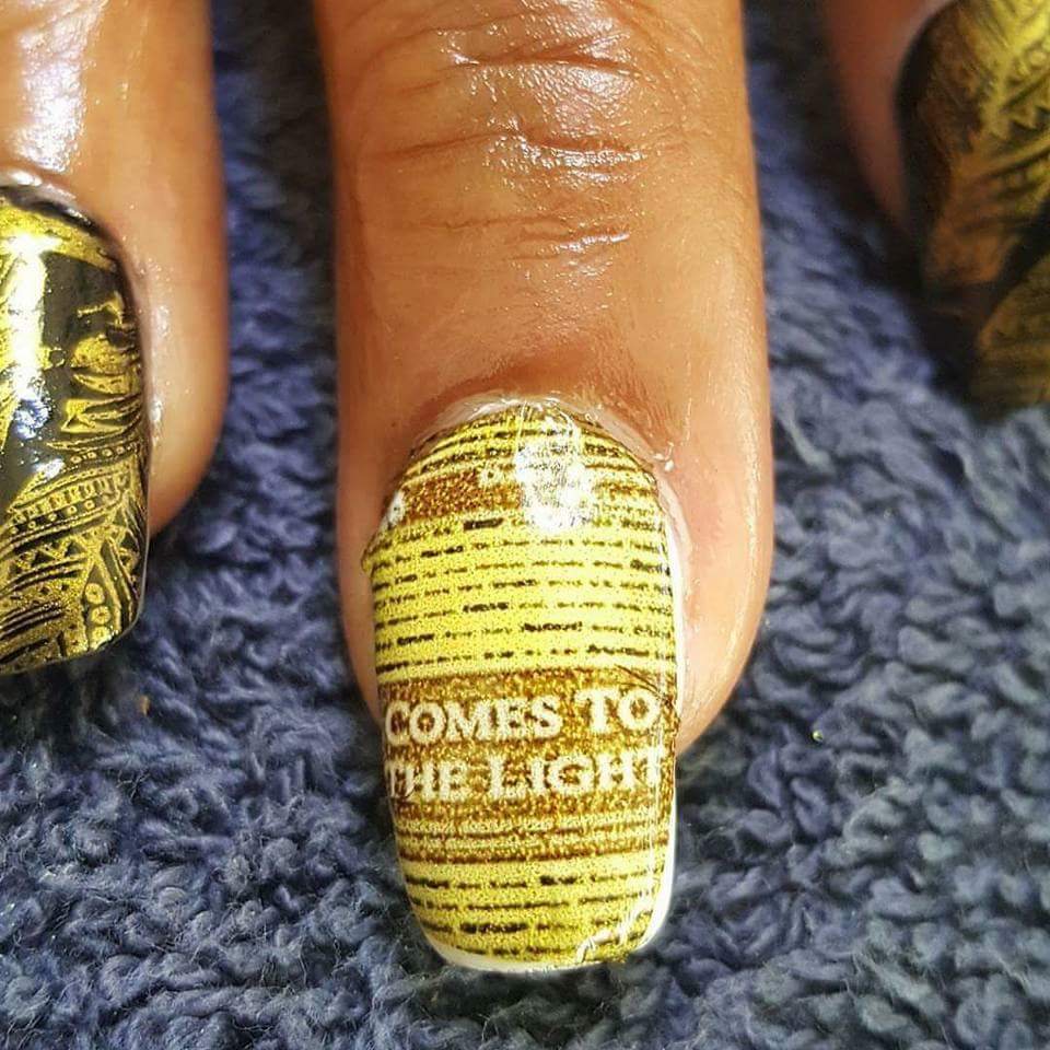 comestothelight's tweet photo. Life imitating art for my #booksigning in Edgefield, SC on 28 Oct #writerslife #nailsart #BookTour https://t.co/DFOb3FQEXu