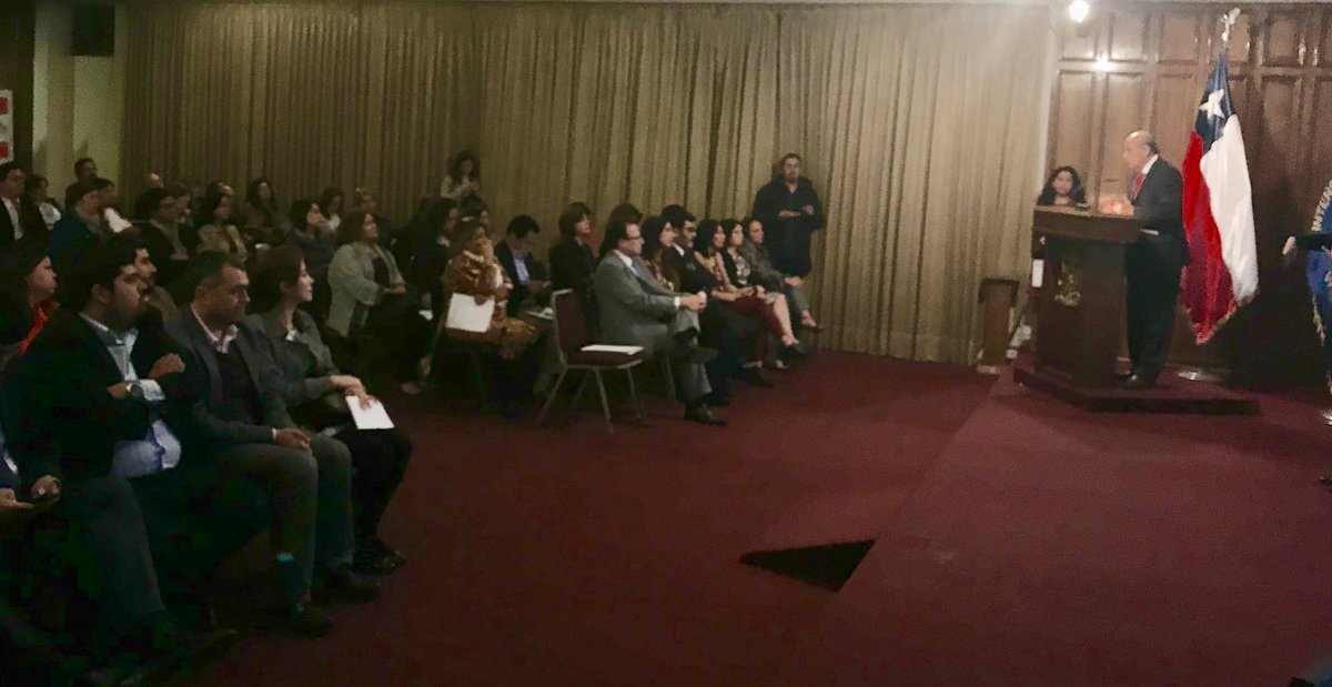 Ministro <a href="/Segpres/">Ministerio Secretaría General de la Presidencia</a> junto a autoridades locales y funcionario/as OIRS Valparaíso desarrolla jornada de fortalecimiento de la atención personas