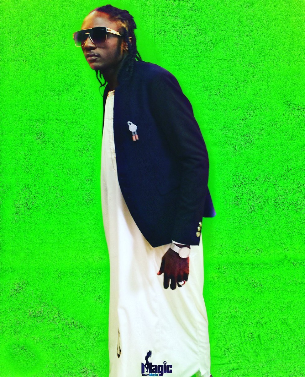 ZizaBafanaUg's tweet photo. There is no way to success without  culture..... Trust your 🙏🏾🙏🏾 🇺🇬🌍  #Batutunze🙆🏾‍♂️
🤴🏾https://t.co/bWrjUusavP 🤴🏾

Magic Town Music 
  #MTM https://t.co/LVrMFJJR7U