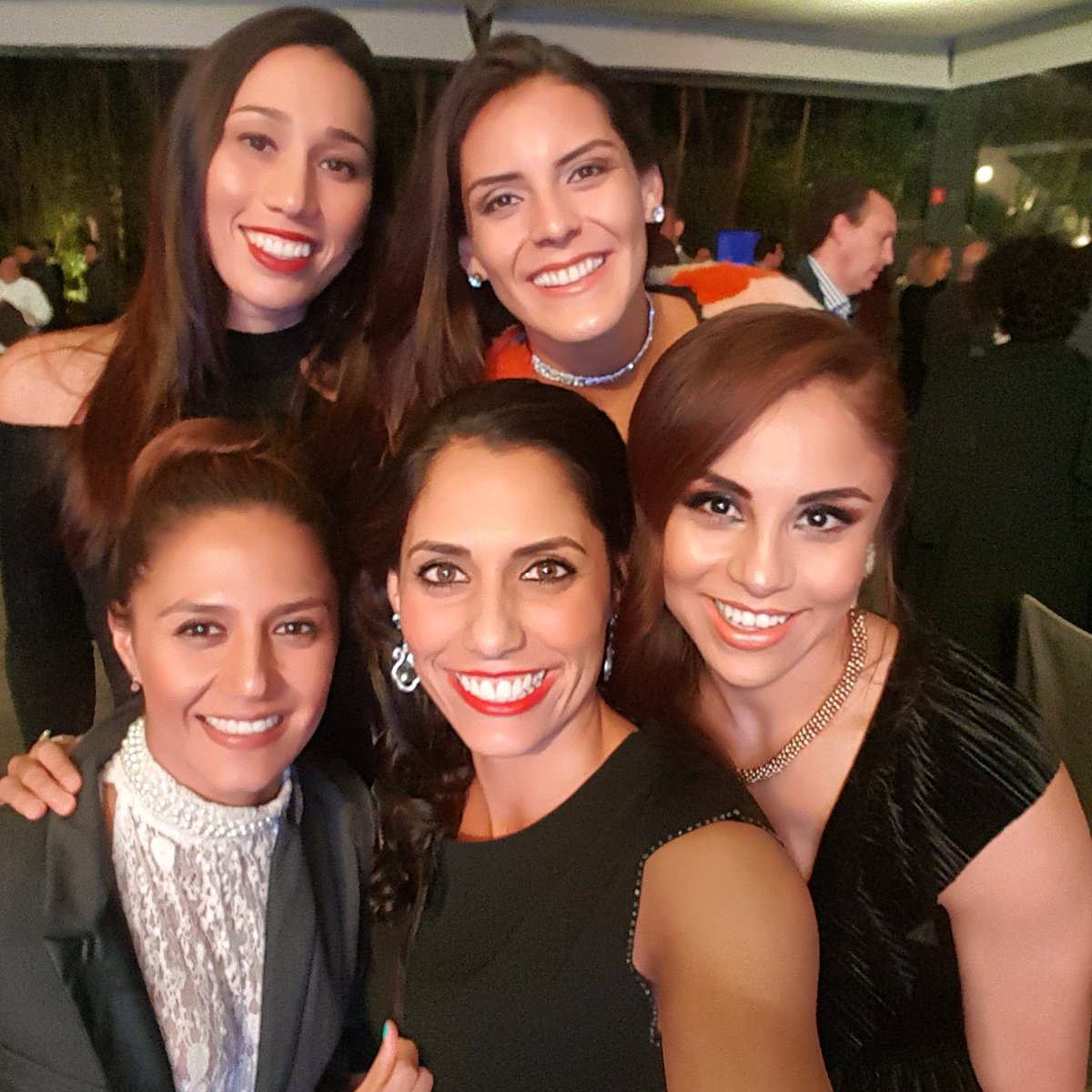 NuriaDiosdado's tweet photo. Evento México Gana ❤🇲🇽 GRACIAS @mexdelm #FundaciónTecho https://t.co/lWDYZ0e7dd