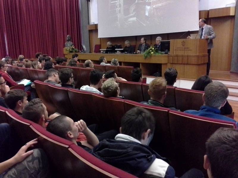 fondazionemach's tweet photo. In #TRENTINO c'è spazio anche per i #cereali. Se ne è parlato questa mattina con l'associazione #AlpiBio https://t.co/pZ6EDrg5at https://t.co/85B6EXDdHT