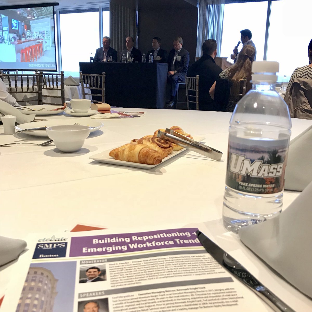 annaluciano's tweet photo. “In the war for talent, having a ‘cool’ workspace makes a difference.” #smpsbos panel on workforce trends, moderated by @harilpandya https://t.co/nUPF4aSyMy