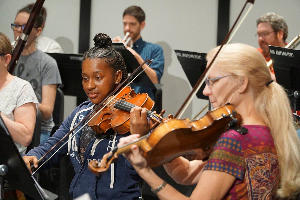 musicanovaaz's tweet photo. Prepping 4 #Free Concert 10/30 @ #TempeHS. Students join professionals. @azcthingstodo @TempeArts @ArizonaTourism @ArtMuser @ClassicalAZPBS https://t.co/tNqWg6K4mC