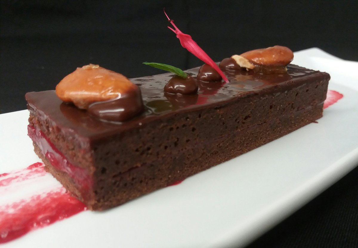 DPulzoni's tweet photo. Nuestra #Sacher #CSDIRCOC @CarlosOrozaCIFP https://t.co/TWkXetIHYU