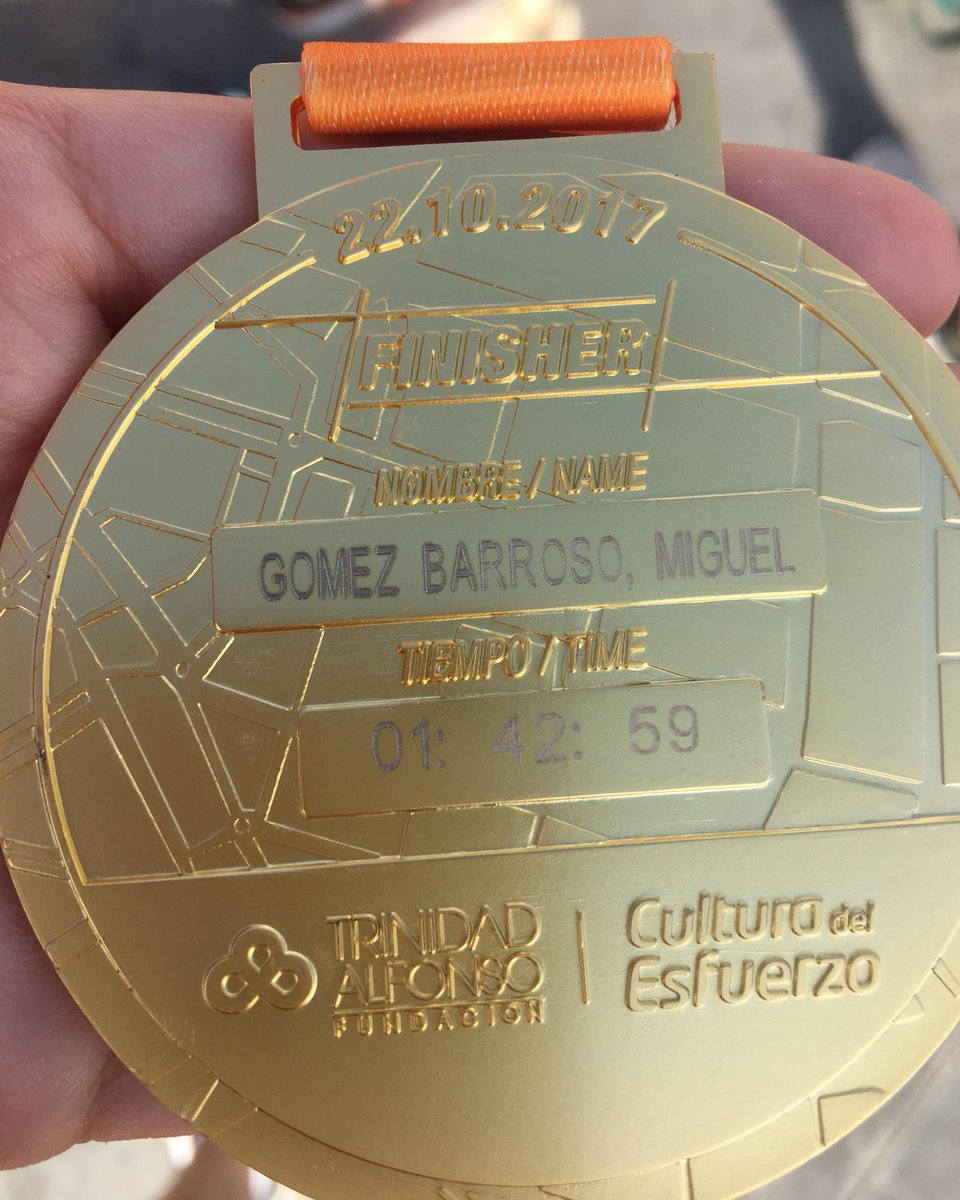 Miguelsuxx's tweet photo. La medalla del Medio Maratón de Valencia es una de las mas bonitas que tengo👌🏼❤️
#Feliz #Valencia #MMvalencia #MedioMaratonVLC #MediaMaraton https://t.co/lyZDOlqqmY