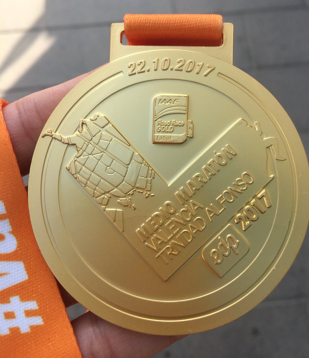 Miguelsuxx's tweet photo. La medalla del Medio Maratón de Valencia es una de las mas bonitas que tengo👌🏼❤️
#Feliz #Valencia #MMvalencia #MedioMaratonVLC #MediaMaraton https://t.co/lyZDOlqqmY