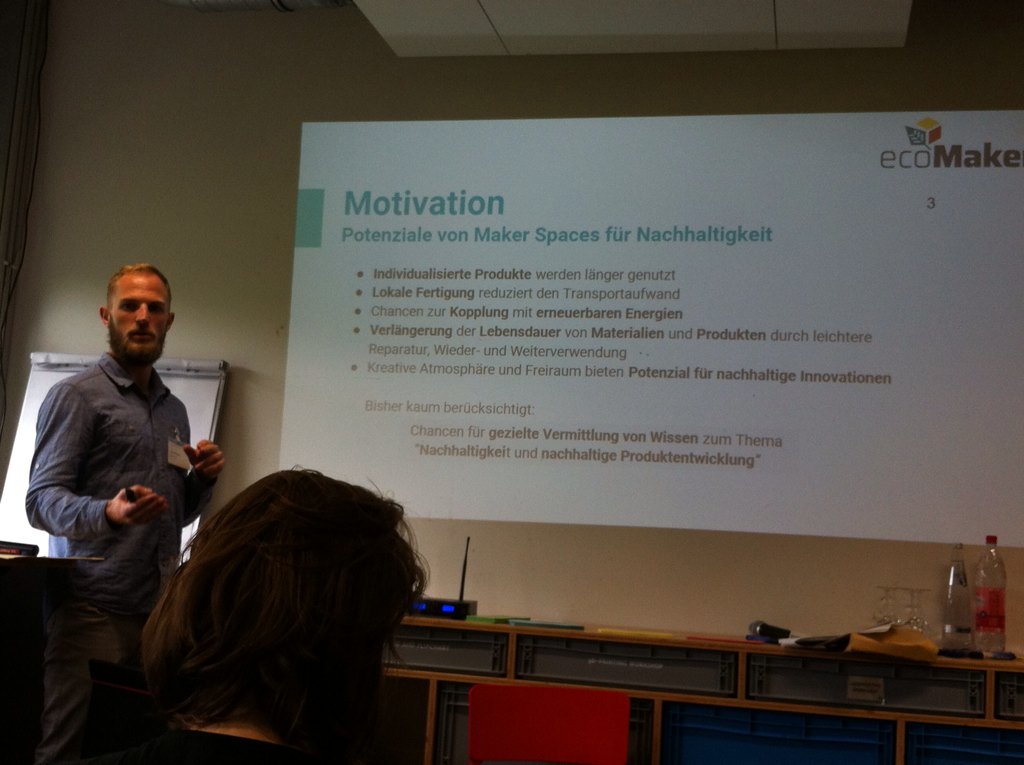 ckohtala's tweet photo. #cowerk seminar. Julian from @fablabberlin presenting ecoMaker project, collaborating w/ TUBerlin https://t.co/lKgAqxjnxJ