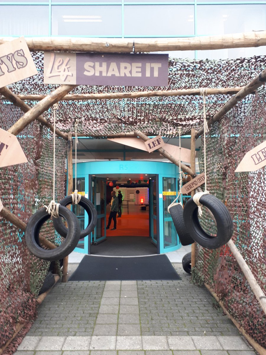 It's showtime <a href="/Fontys/">Fontys</a> R5! Time for LEF, time to share it! Vanaf 16.00u. Wees welkom en word verrast! #werkenbijfontys #fontyslef