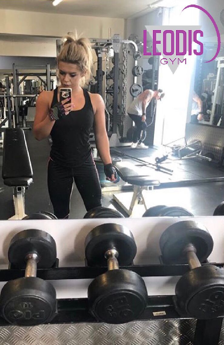 The lovely <a href="/an_czi/">Angéline</a> making them booty gainz with our top of the range #hammerstrength equipment here at Leodis Gym in Leeds